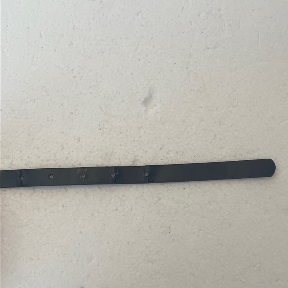 Vintage Classic Black Slim Women's Belt Gold Buckle women’s size 6 - Picture 6 of 7